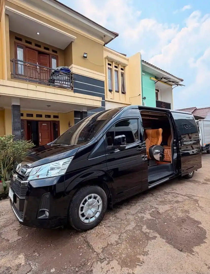 Foto asli Toyota Hiace Premio Grand Luxury Family Trans Luxury