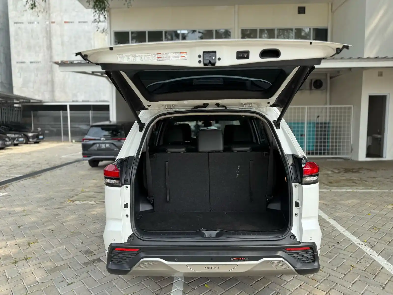 Foto asli Toyota Innova Zenix Q Family Trans Luxury