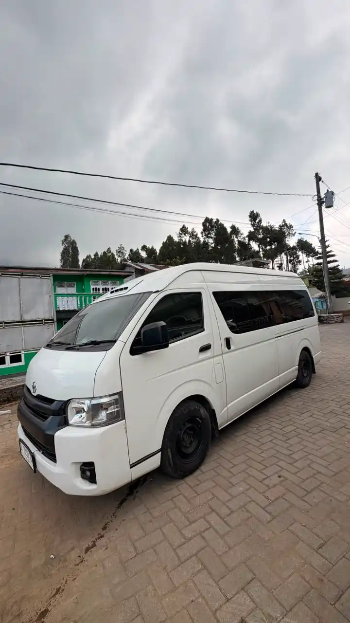 Toyota Hiace Commuter Standar Family Trans Luxury